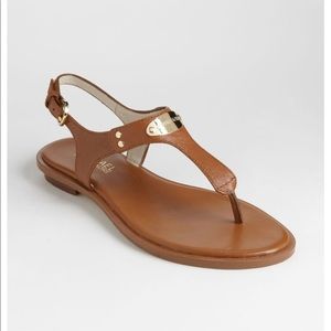 'Plate' Thong Sandal
MICHAEL MICHAEL KORS